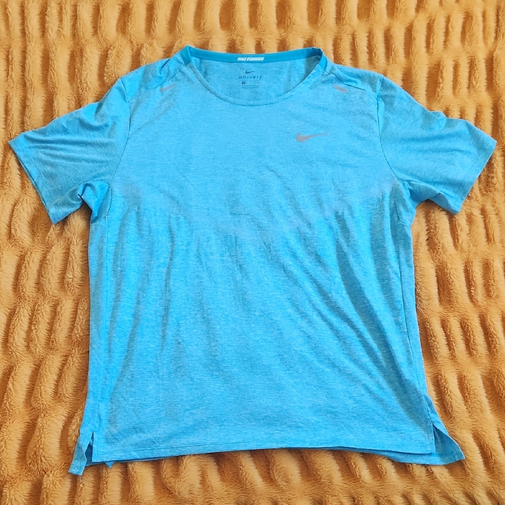 Niki Athletic Shirt Mens Large